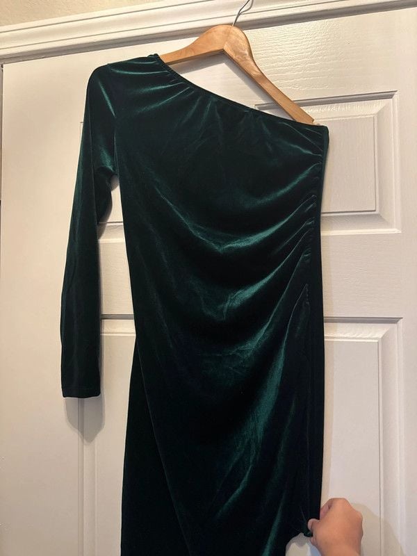 Green Velvet Off-Shoulder Party Dress - S 2