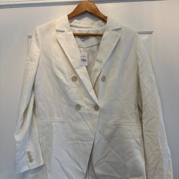 LOFT Size 4 White Blazer (Uncut)