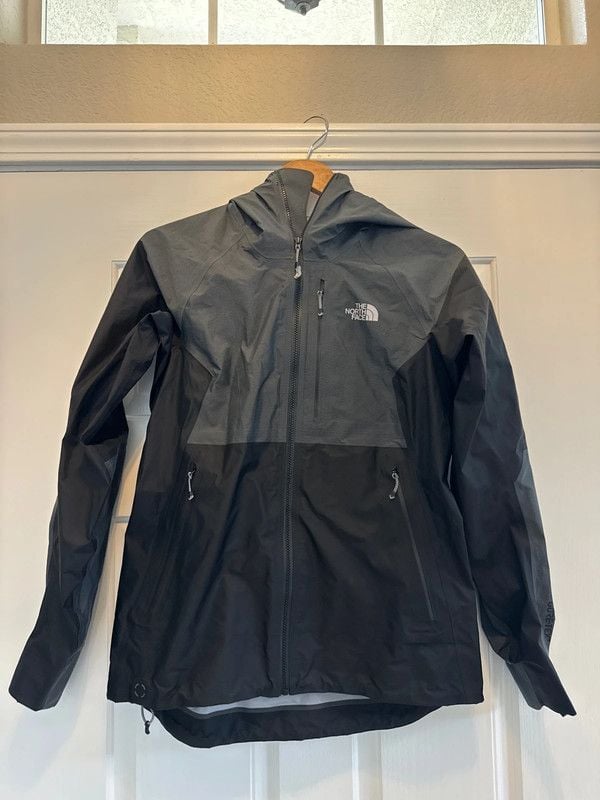 Women’s North Face - Summit Series Windbreaker- S 2
