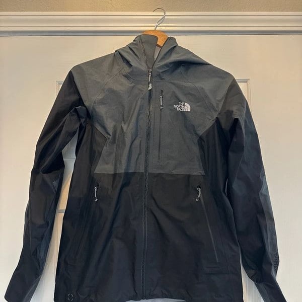 Women’s North Face - Summit Series Windbreaker- S