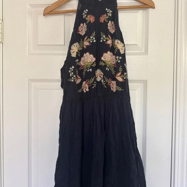 Super cute halter neck - off shoulder - navy dress -M