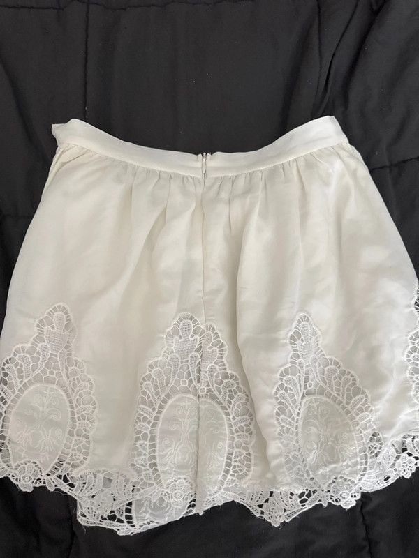 Cute white summer skirt by Tobi 3