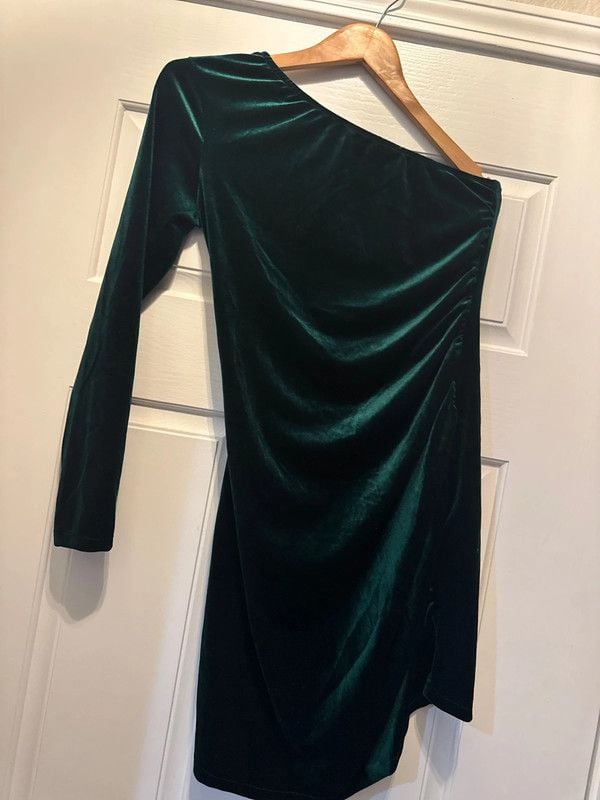Green Velvet Off-Shoulder Party Dress - S 3