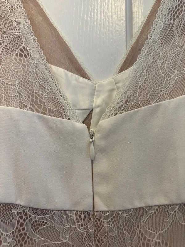 Max and Cleo|Cream and Lace| size 2 dress 4