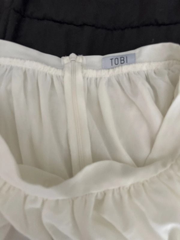 Cute white summer skirt by Tobi 4