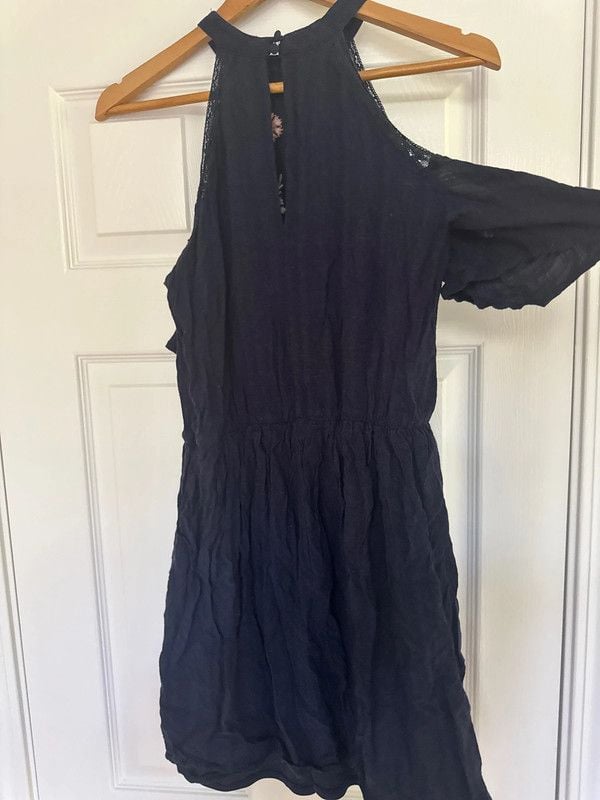 Super cute halter neck - off shoulder - navy dress -M 6