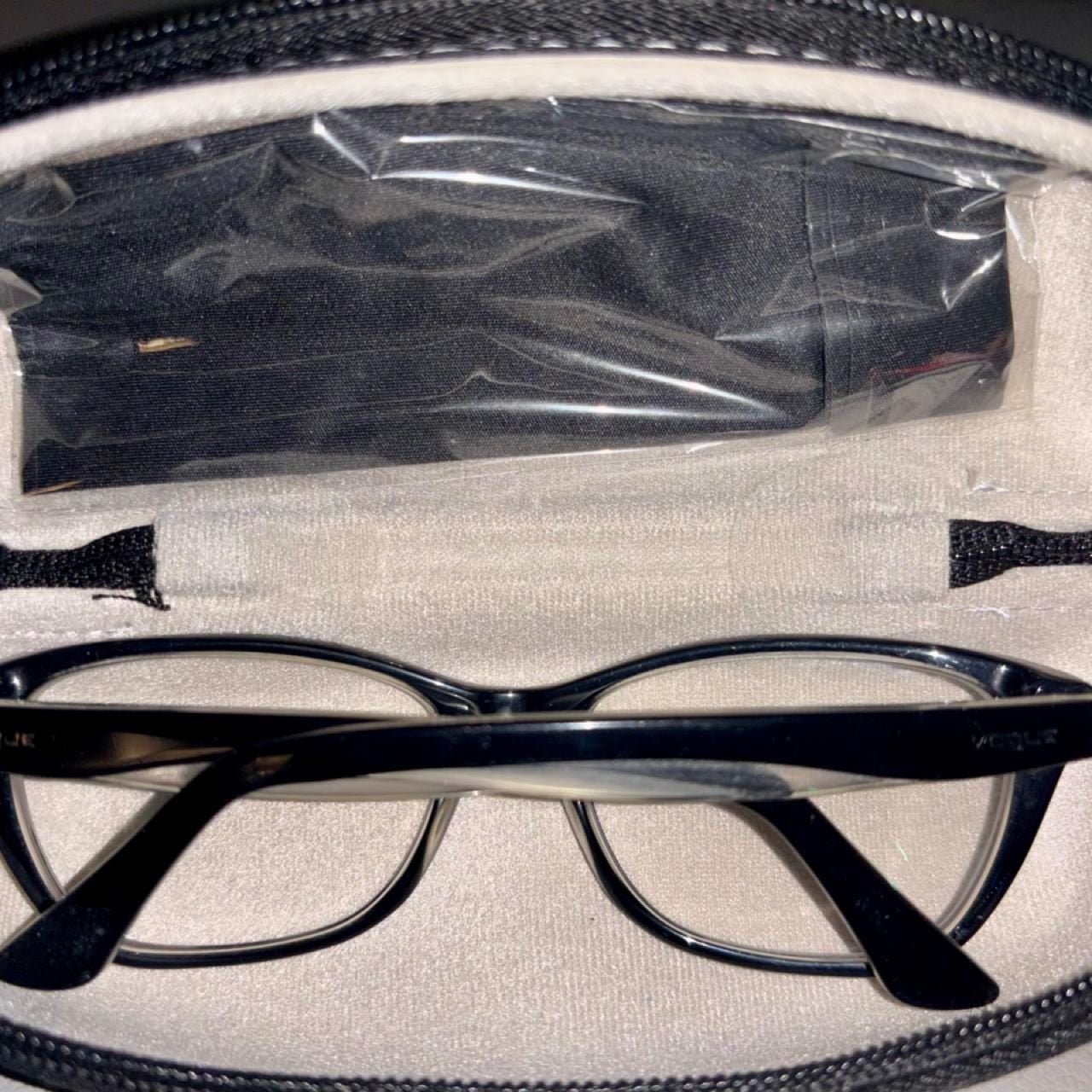 Vogue VO2961 W827 53-17-135 Eyeglass Frames Black Clear Case 3
