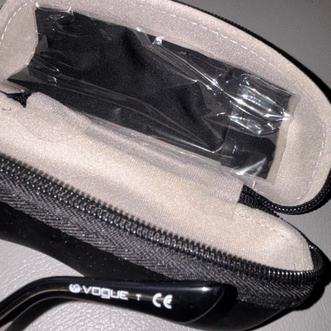 Vogue VO2961 W827 53-17-135 Eyeglass Frames Black Clear Case 4