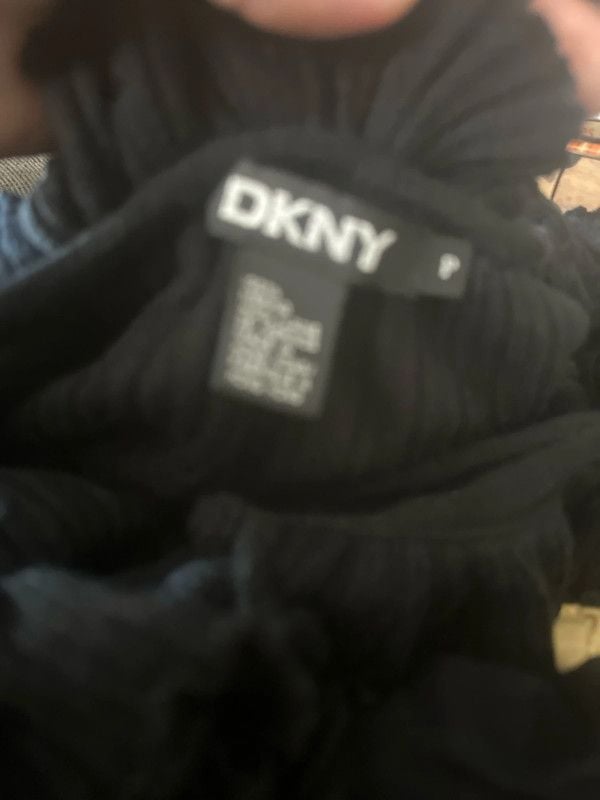 DKNY long-sleeve 4