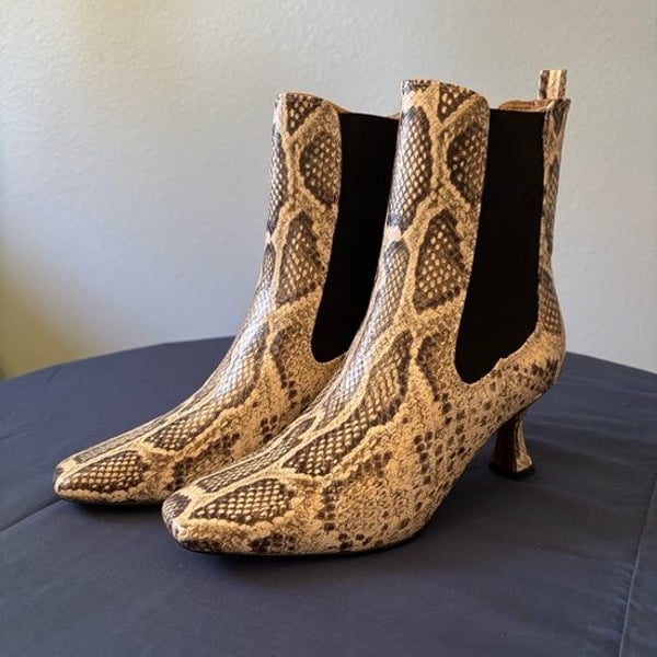 Sam Edelman Lani stone snake-skin bootie. NEW IN BOX