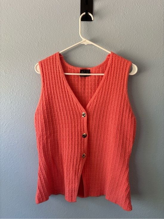 "Milk and honey" coral vest 2