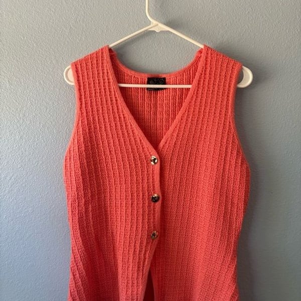 "Milk and honey" coral vest