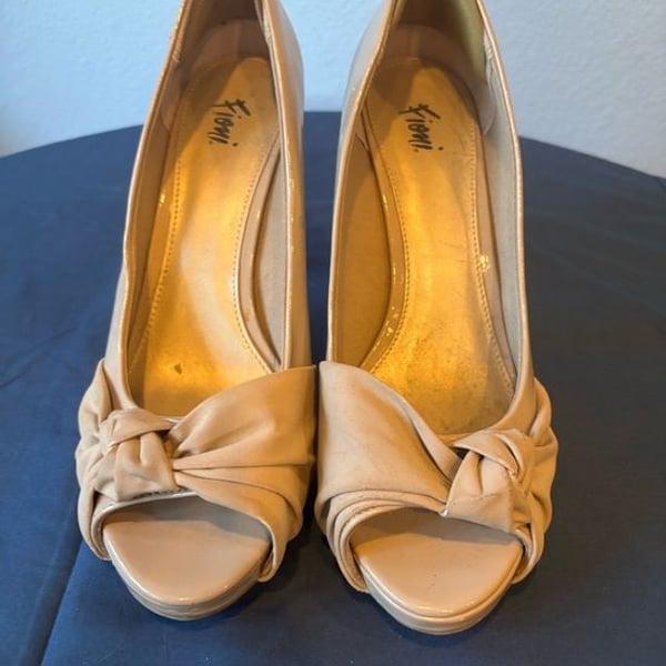 FIONI Clothing Women's Beige Knot Peep-Toe Heels