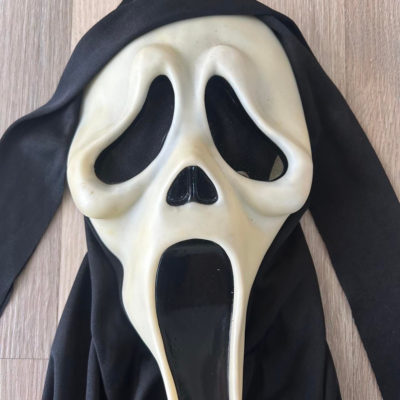 Fun World Ghost Face Scream Mask Glow In The Dark 9206 5