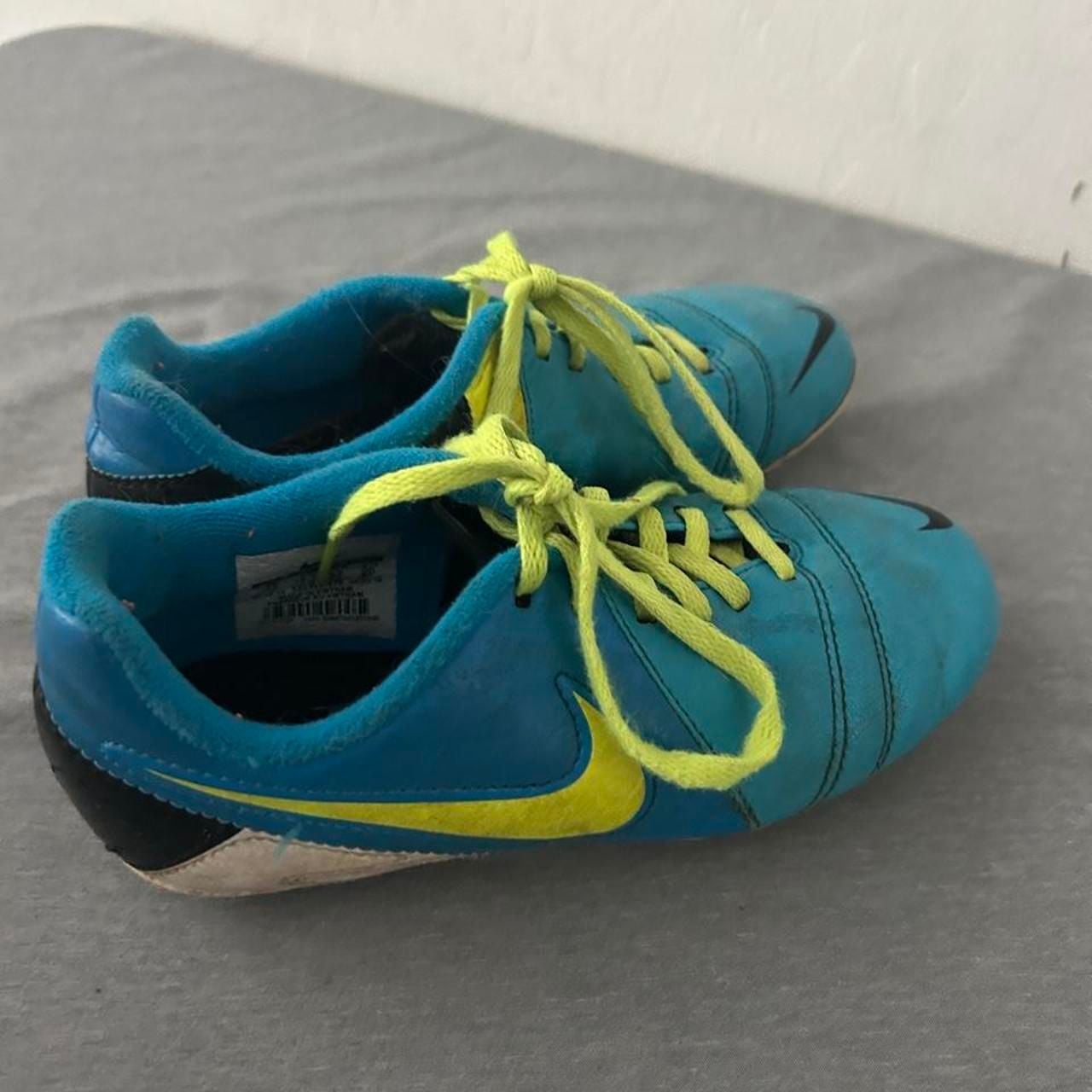 Nike CTR360 Maestri FG Size 1Y Blue Yellow Soccer Cleats Boots 2