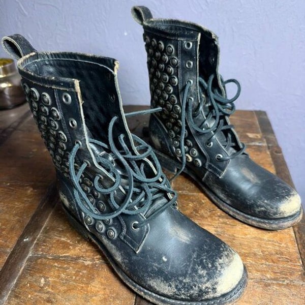 Frye Jenna Disc Lace Up Combat Boots Black Distressed Studded Leather Size 7