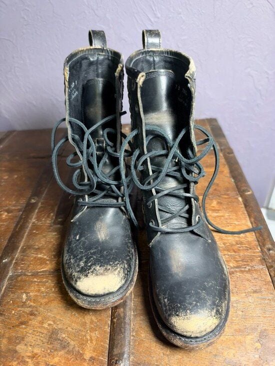 Frye Jenna Disc Lace Up Combat Boots Black Distressed Studded Leather Size 7 7