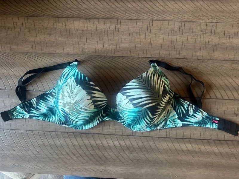 Victoria’s Secret PINK Wear Everywhere Push-Up Bra 2