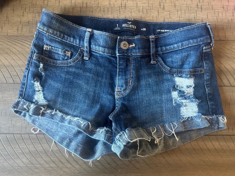 Hollister Low Rise Short Shorts 2