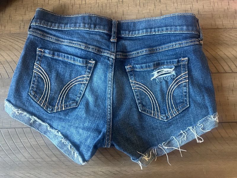Hollister Low Rise Short Shorts 3