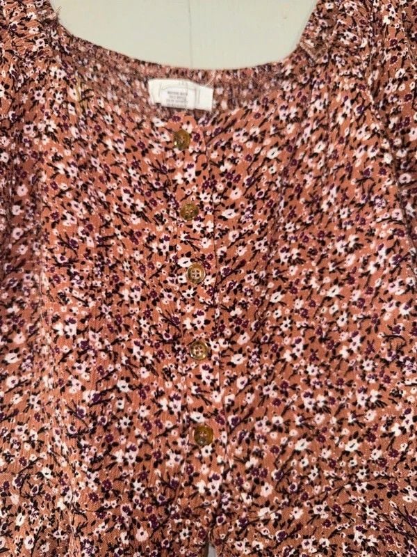Ivy & Main Butterfly Cut Crop Top 4