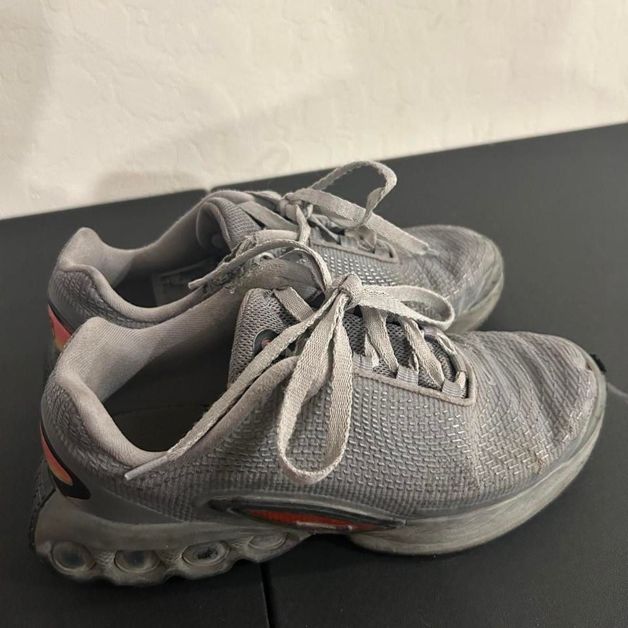 Nike Air Max Dn Youth Size 4.5 Grey Sneakers 1