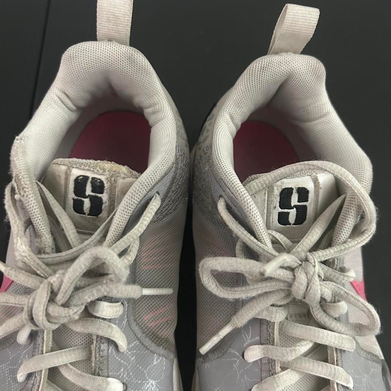 Nike Sabrina 2 'Lily' Youth Size 4.5Y Basketball Sneakers 5