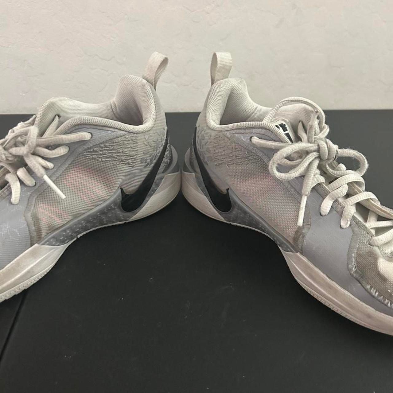 Nike Sabrina 2 'Lily' Youth Size 4.5Y Basketball Sneakers 6