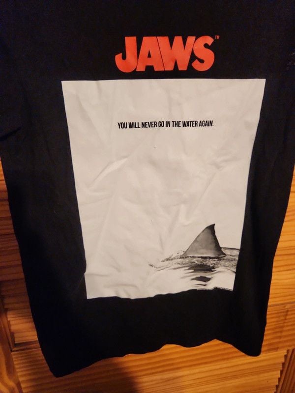 • Vintage Old Navy Jaws Movie Graphic Tee Shirt Black Small 5