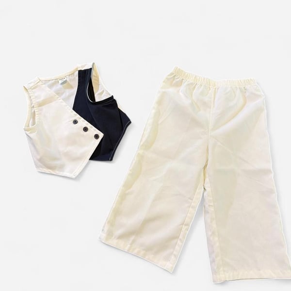 SHEIN Two-Piece Set Size 12-18M Cream Black Colorblock Vest Pants