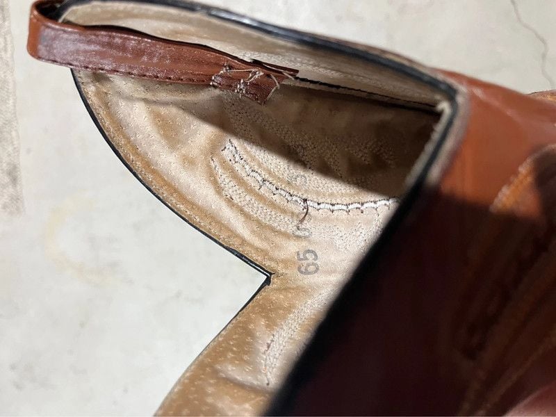 Vintage alligator skin cowboy boots 8