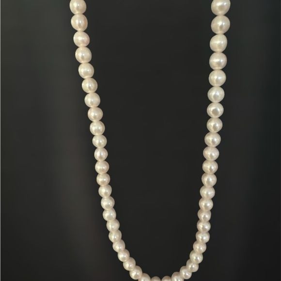 2 strands of freshwater pearls $60 I’m a jeweler request an item I’ll post. 4