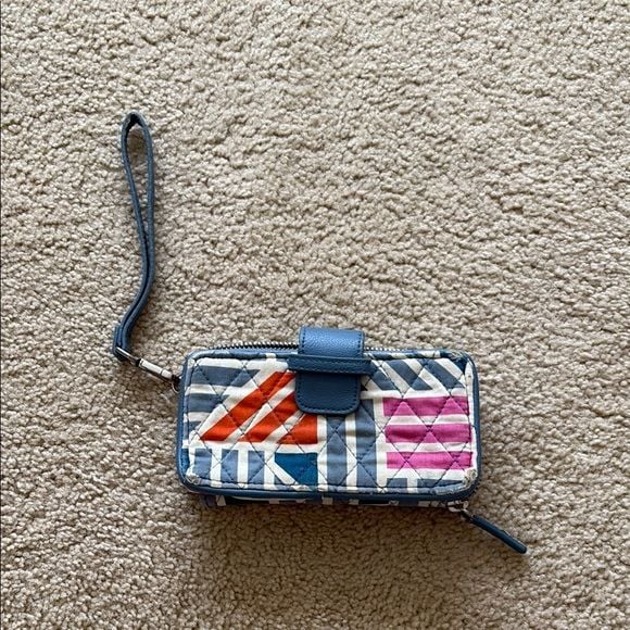 Vera Bradley ~ "Geo Medallions" ~ RFID Wristlet 2