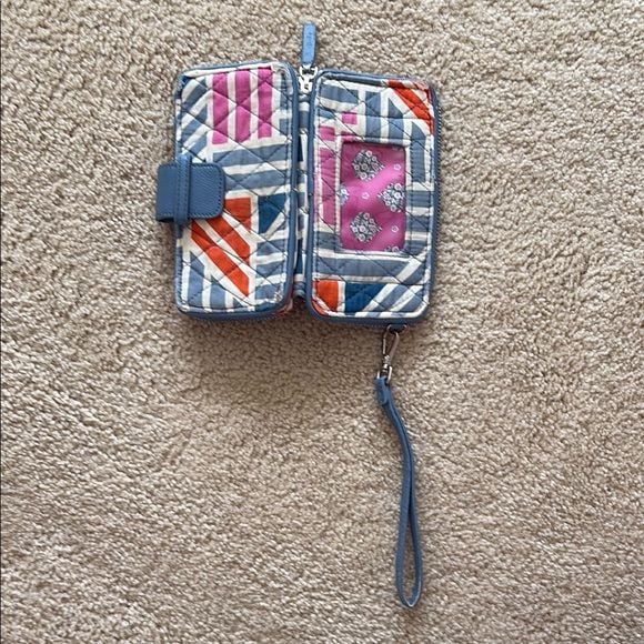Vera Bradley ~ "Geo Medallions" ~ RFID Wristlet 5