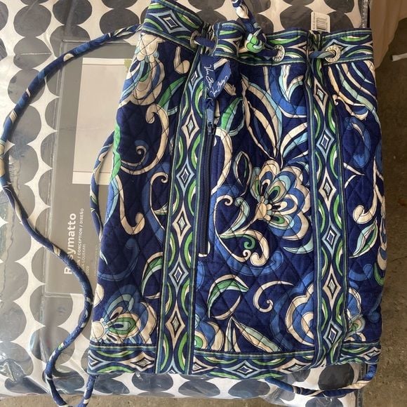 Vera Bradley drawstring backpack in great shapr 4