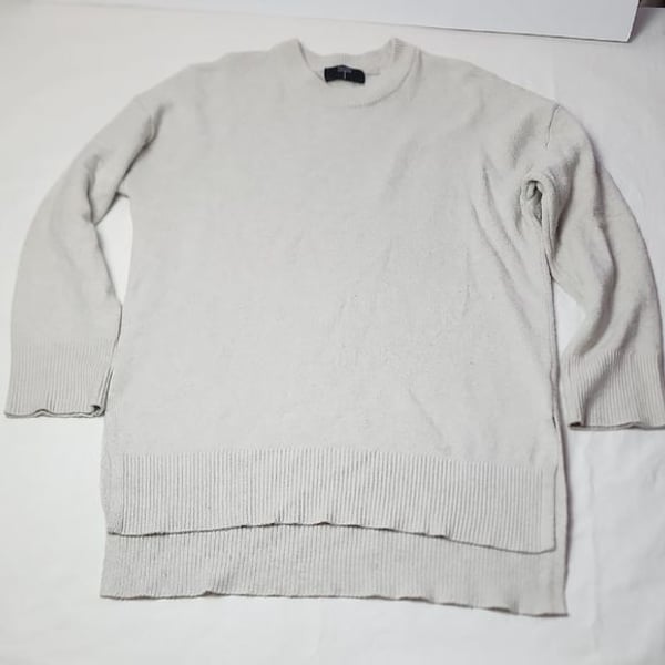 Tahari T Size Medium Grey Sweater 3/4 Sleeve