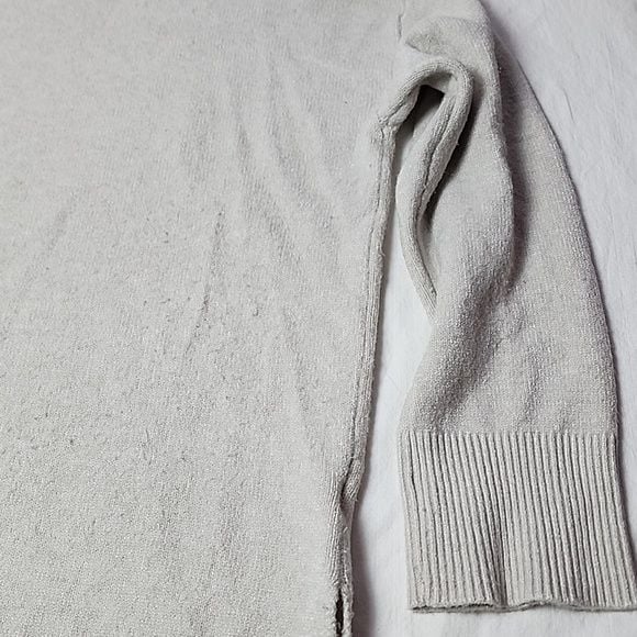 Tahari T Size Medium Grey Sweater 3/4 Sleeve 7
