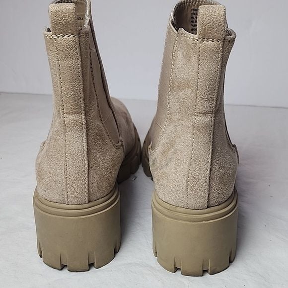 MADDEN GIRL Chunky Boots Sand Beige 1" Platform Boots Tessa Chelsea 6M 8