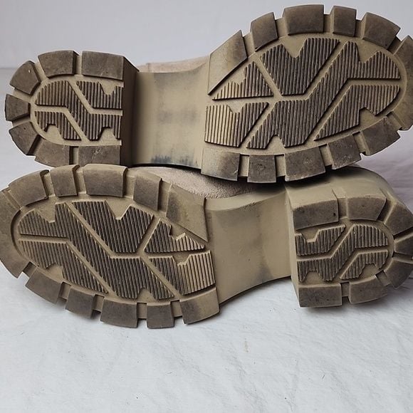MADDEN GIRL Chunky Boots Sand Beige 1" Platform Boots Tessa Chelsea 6M 9
