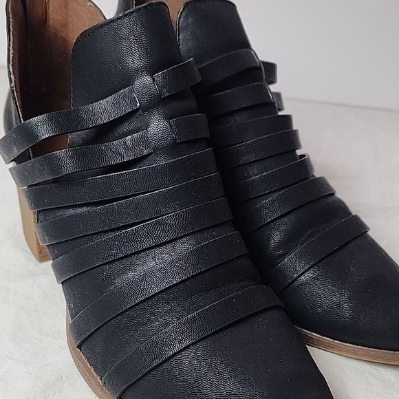 Report Trappy Black Strappy Heeled Boots 3" Heel Size 8.5 7