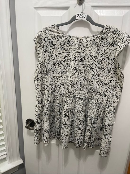 Sleeveless Black & White Dotted Ruffle Peplum Blouse 13