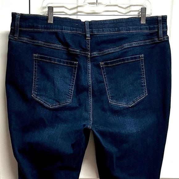 Liz Claiborne Dark Blue Sara Crop Jeans Plus Size 18W 7