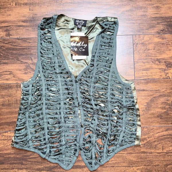 Shelly & Co Lattice Vest Size M Olive Green NWT