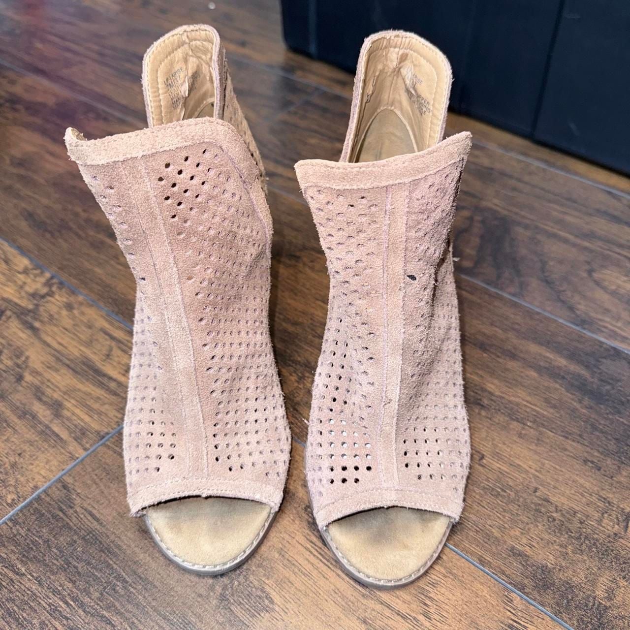 Lucky Brand Larise Booties Size 7M Tan Suede Perforated Peep Toe Heels 3