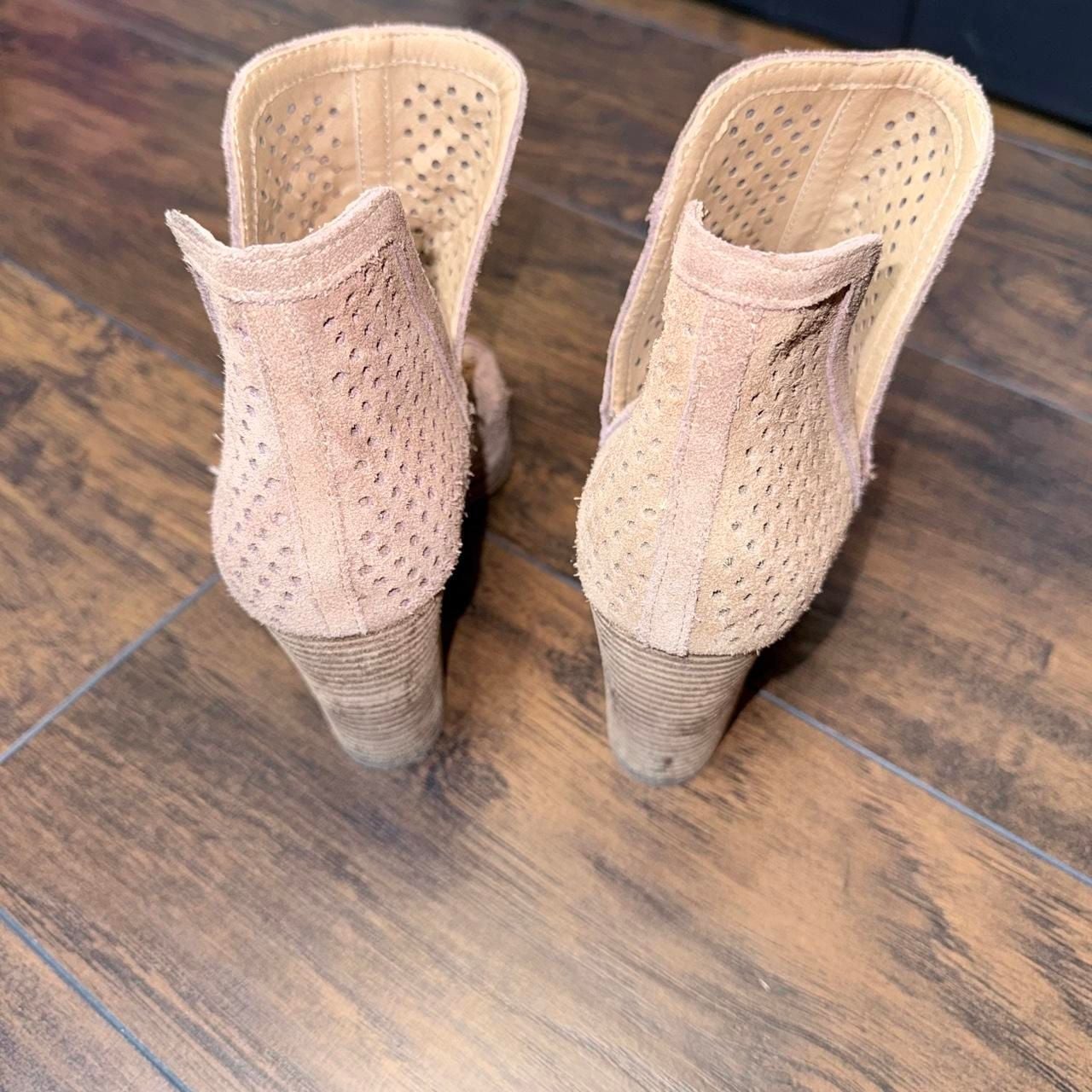 Lucky Brand Larise Booties Size 7M Tan Suede Perforated Peep Toe Heels 5