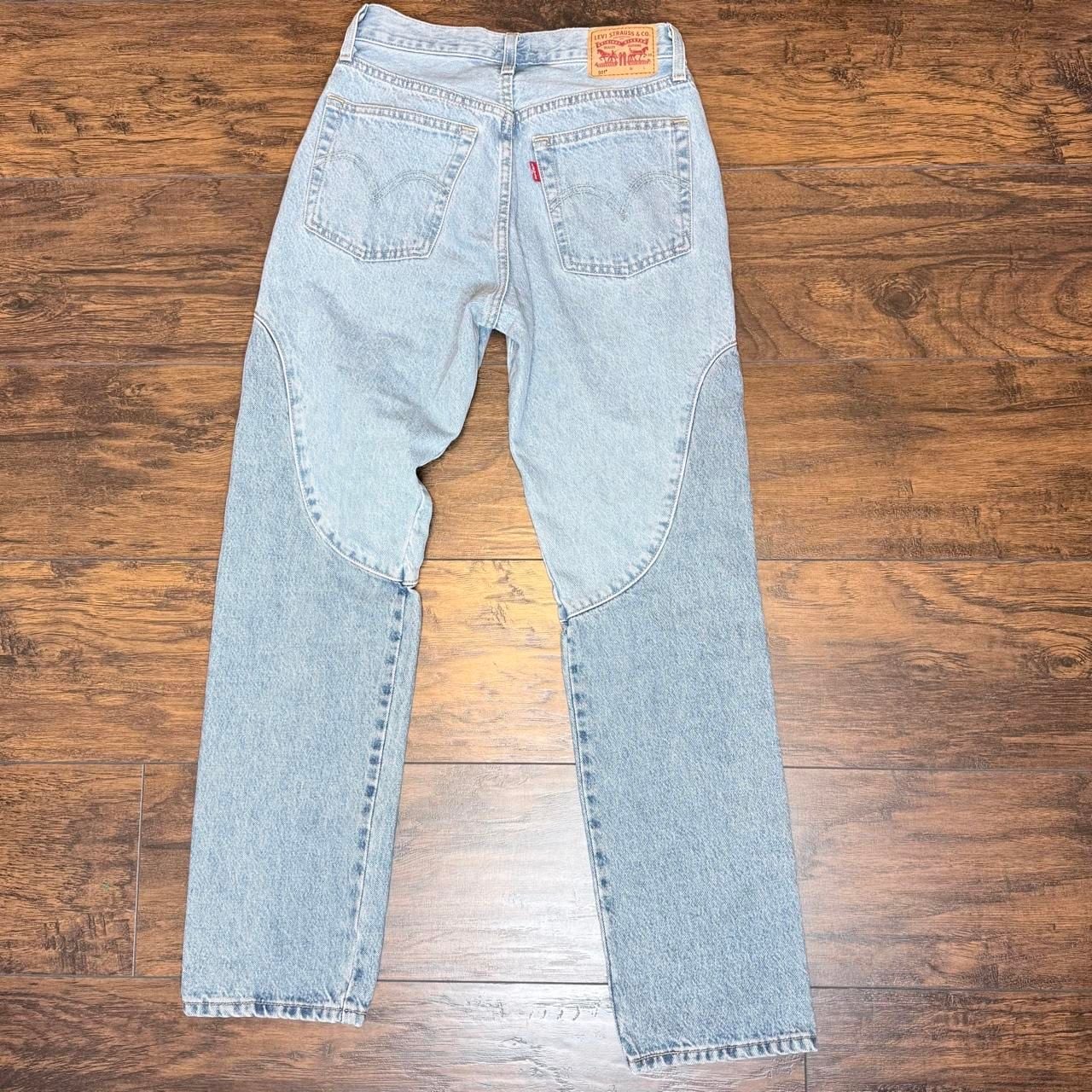 Levi's 501 Original Jeans Size W26 L30 Light Wash Block Construction 3