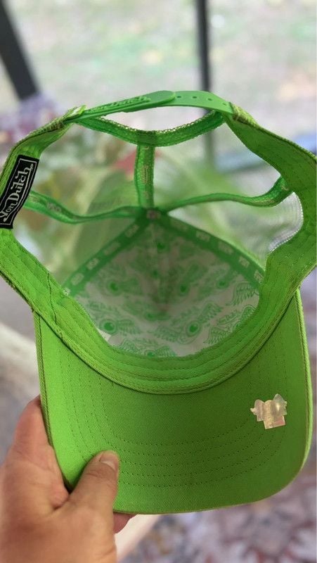 Von Dutch trucker hat NWOT 8