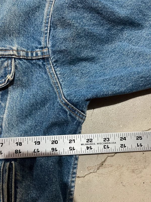 80’s Levi’s denim jacket 11