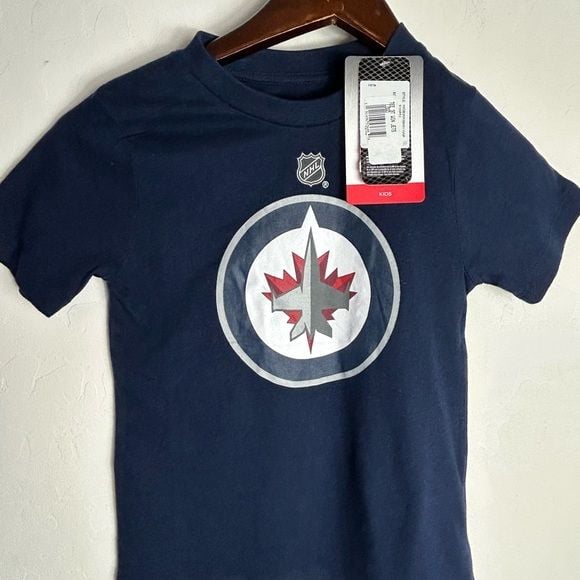 Winnipeg Jets Reebok NHL Team
Logo Hockey T-Shirt boys size. 5/6 3