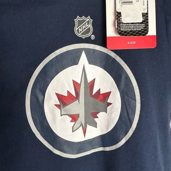 Winnipeg Jets Reebok NHL Team
Logo Hockey T-Shirt boys size. 5/6 4